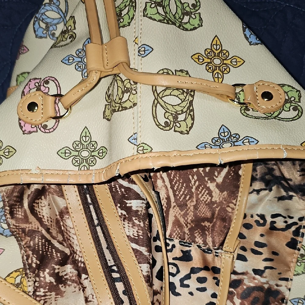 Sharif Original By Sharif 1827 Soft Hobo Bag & Pouch Clean Animal Print Interior